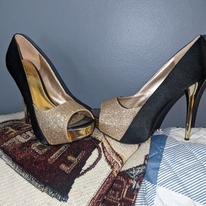 Black and gold open toe,size 8.5,  5 in heels.